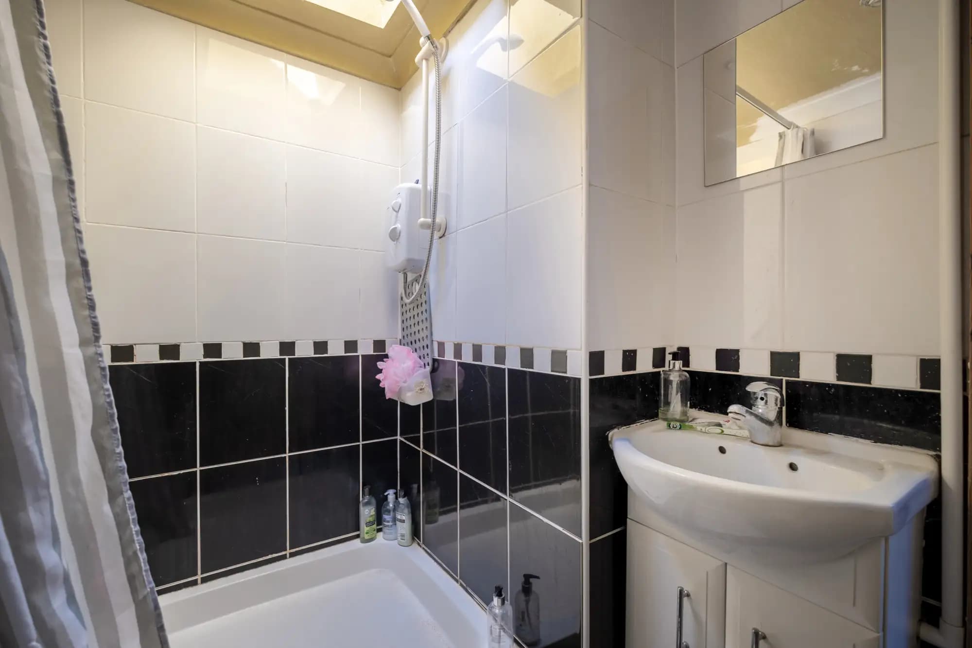 property photo 10 of 23