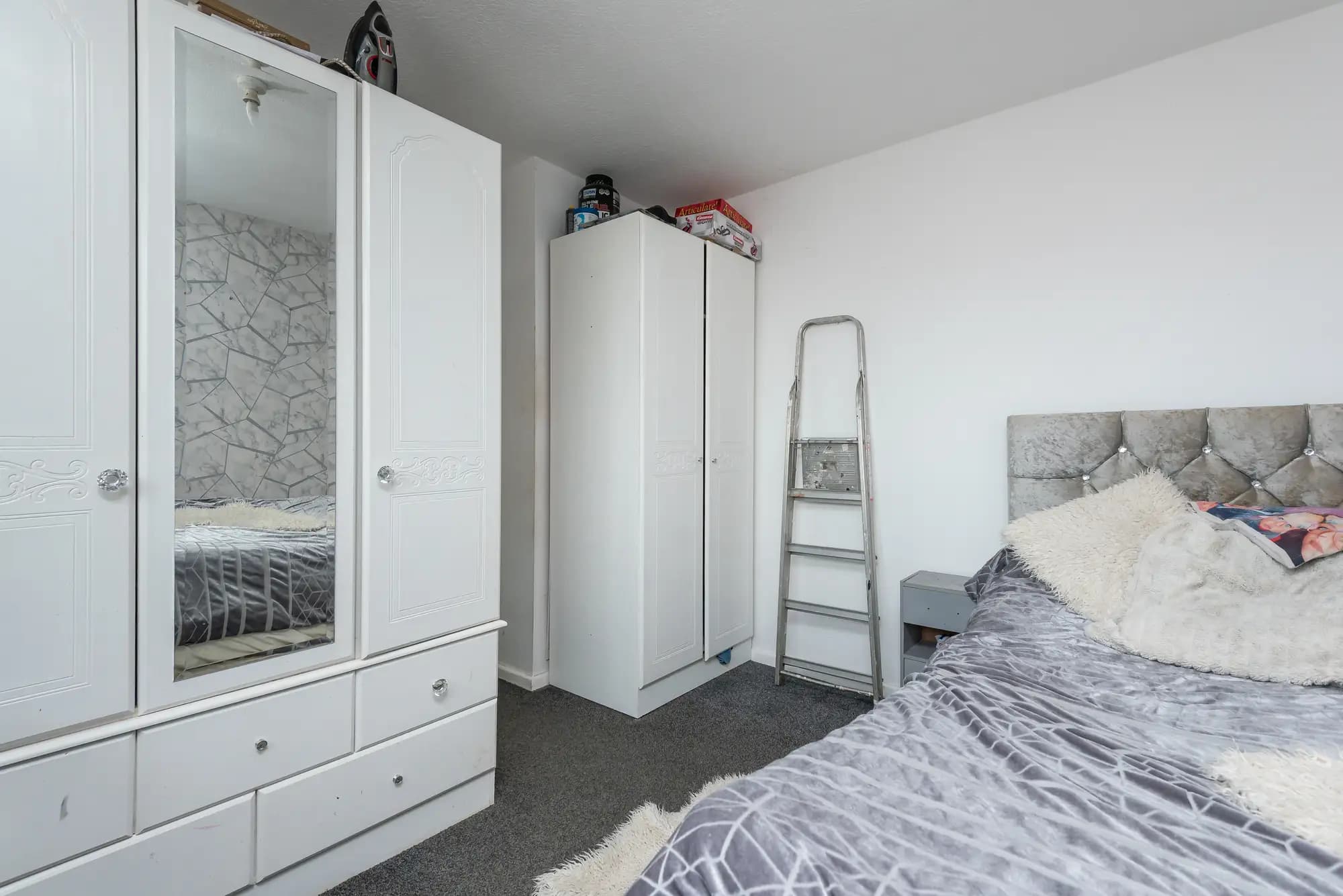 property photo 21 of 33