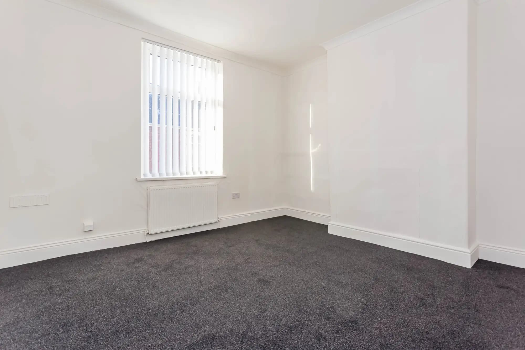 property photo 8 of 18
