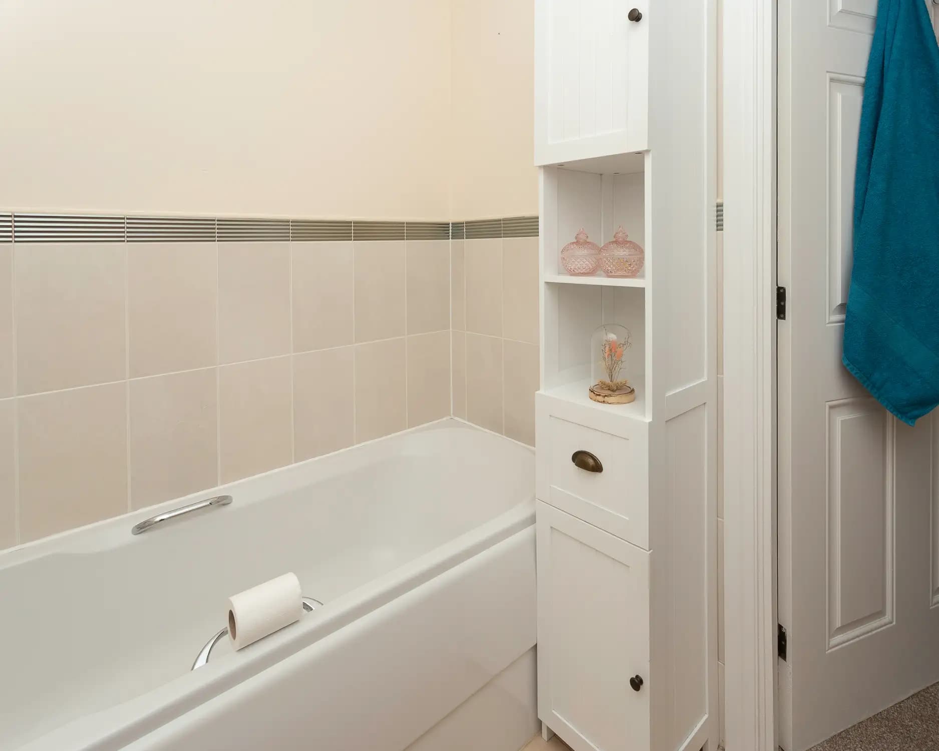 property photo 9 of 17