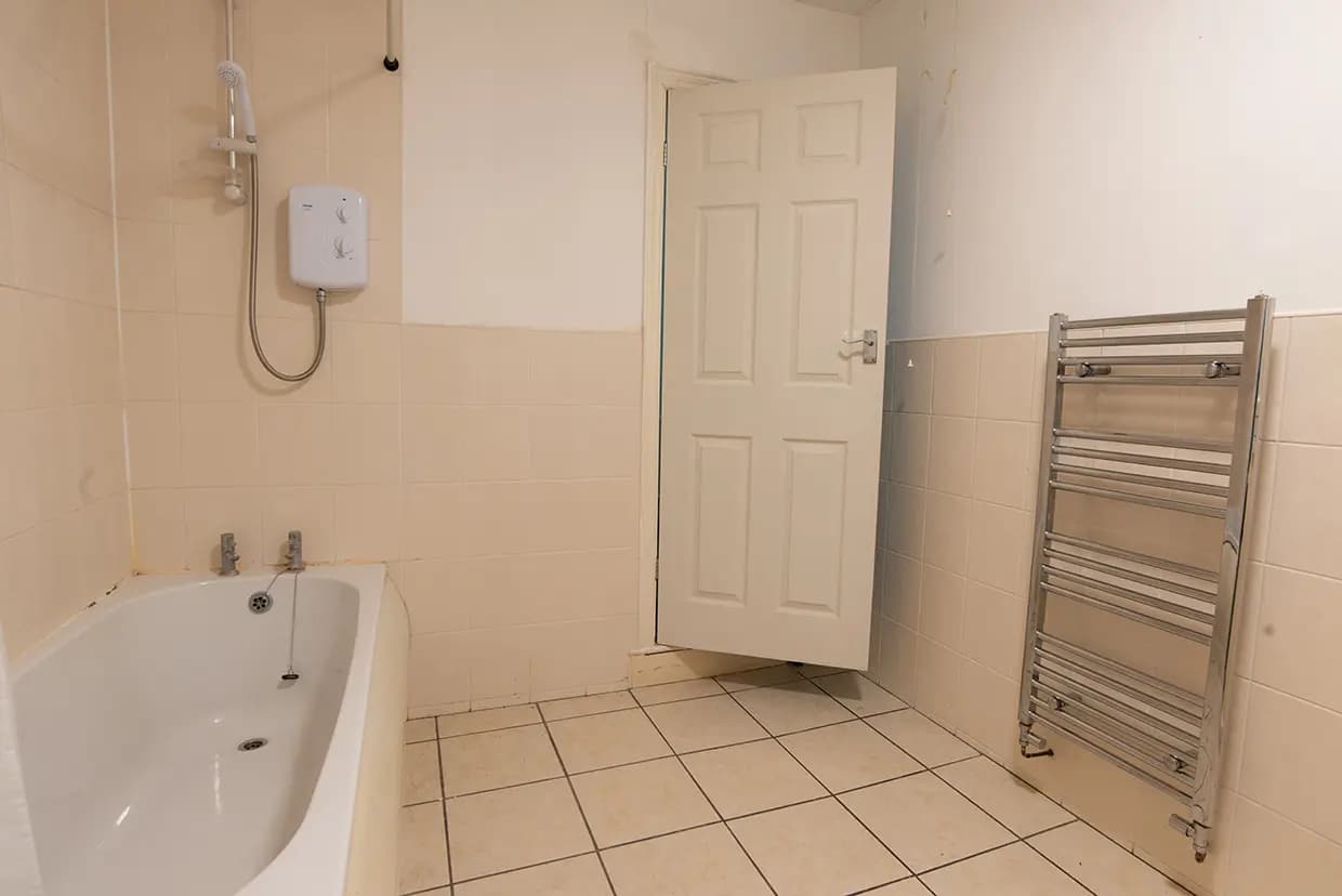 property photo 15 of 30