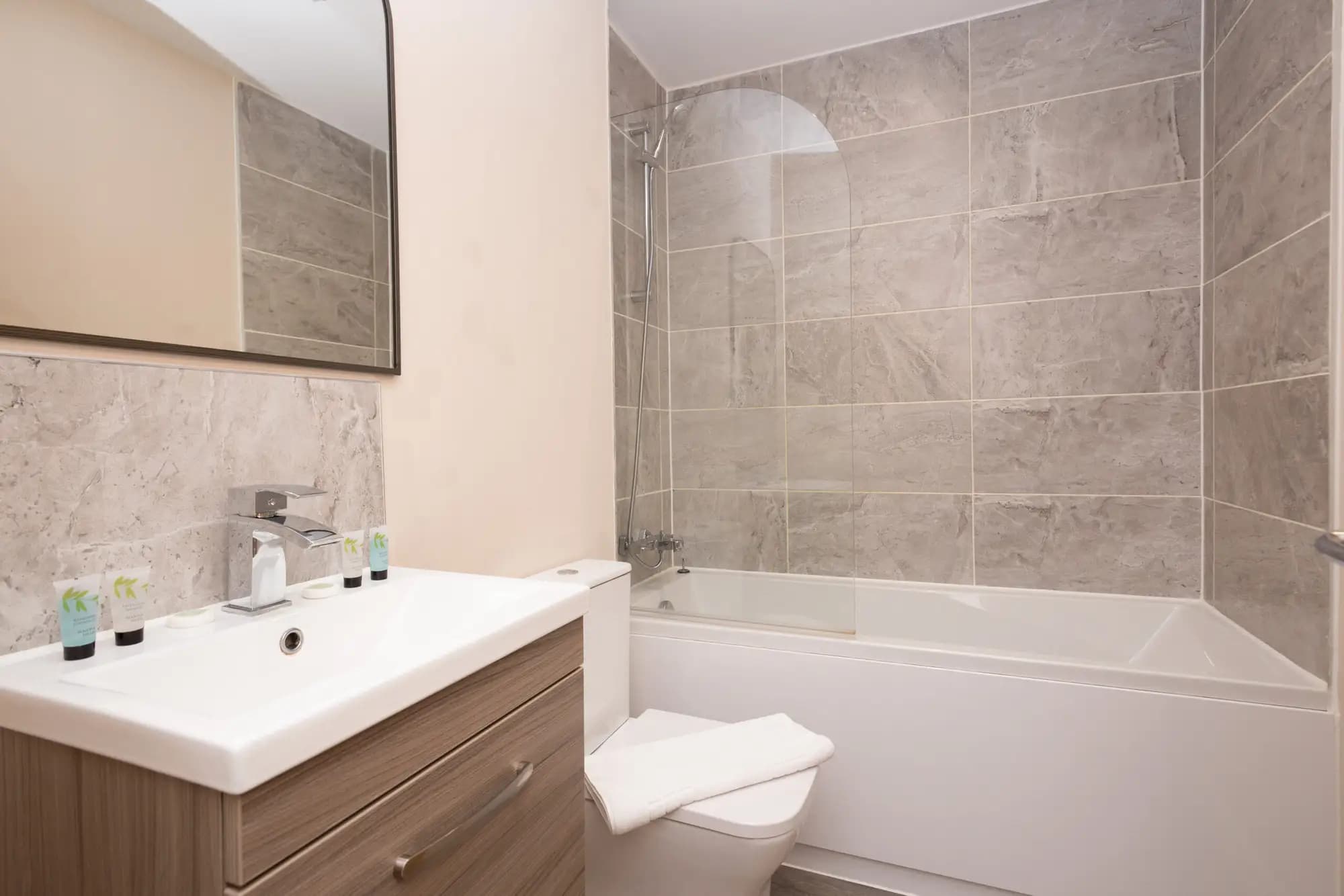 property photo 10 of 16