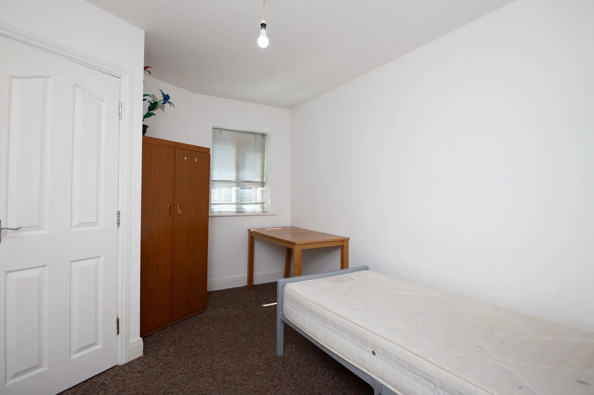 property photo 7 of 13
