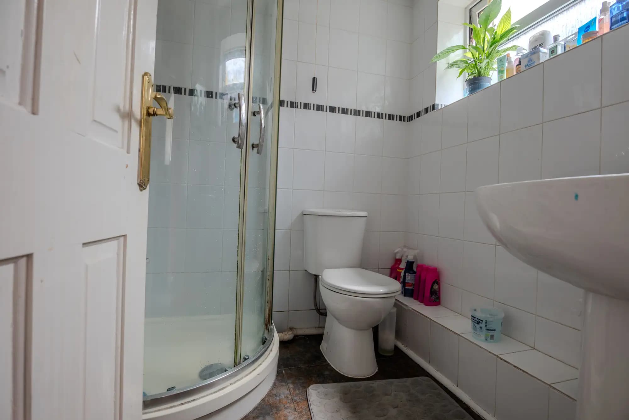 property photo 8 of 19