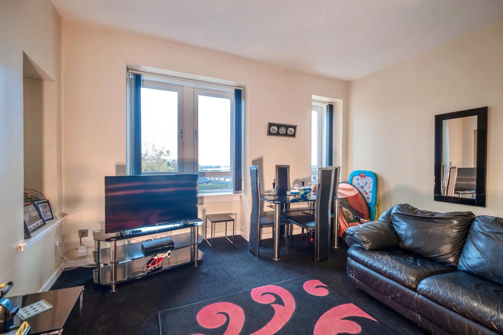 property photo 7 of 33