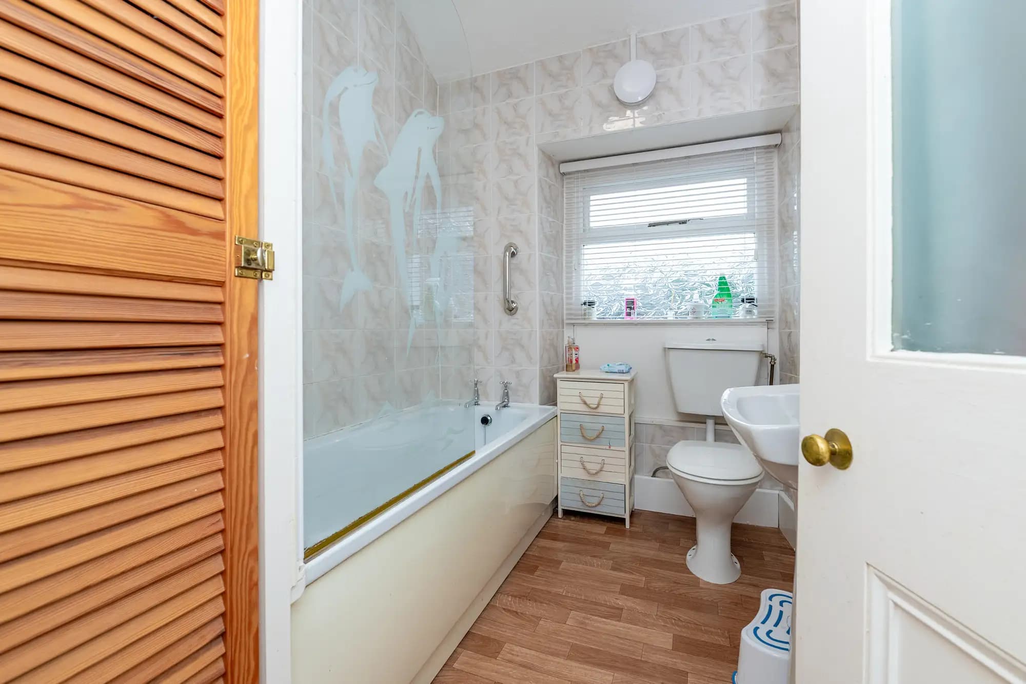 property photo 8 of 16