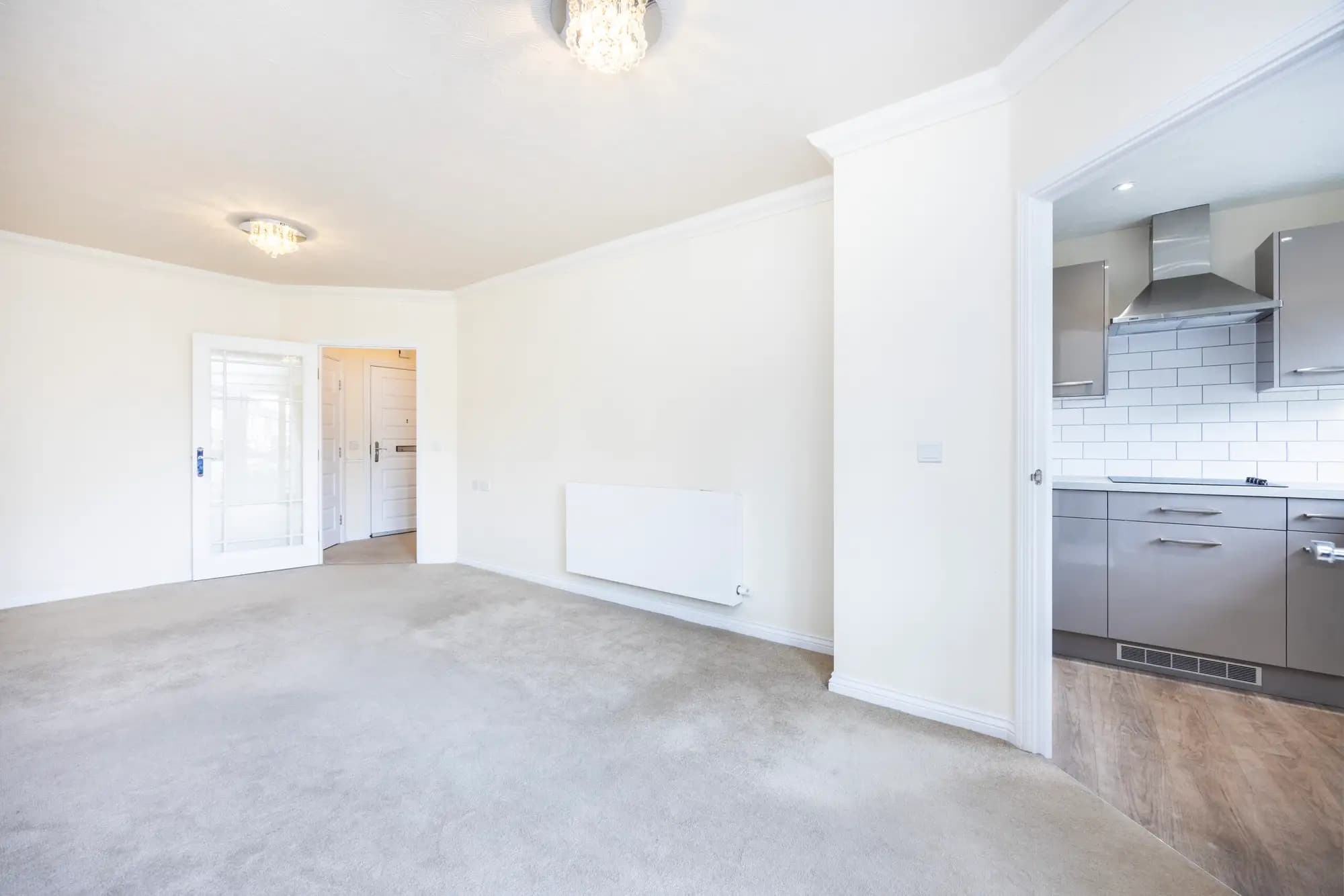 property photo 6 of 18