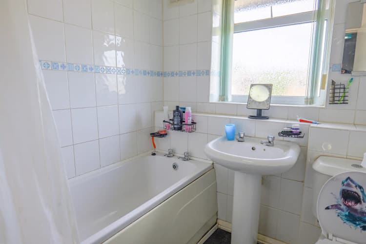 property photo 9 of 21