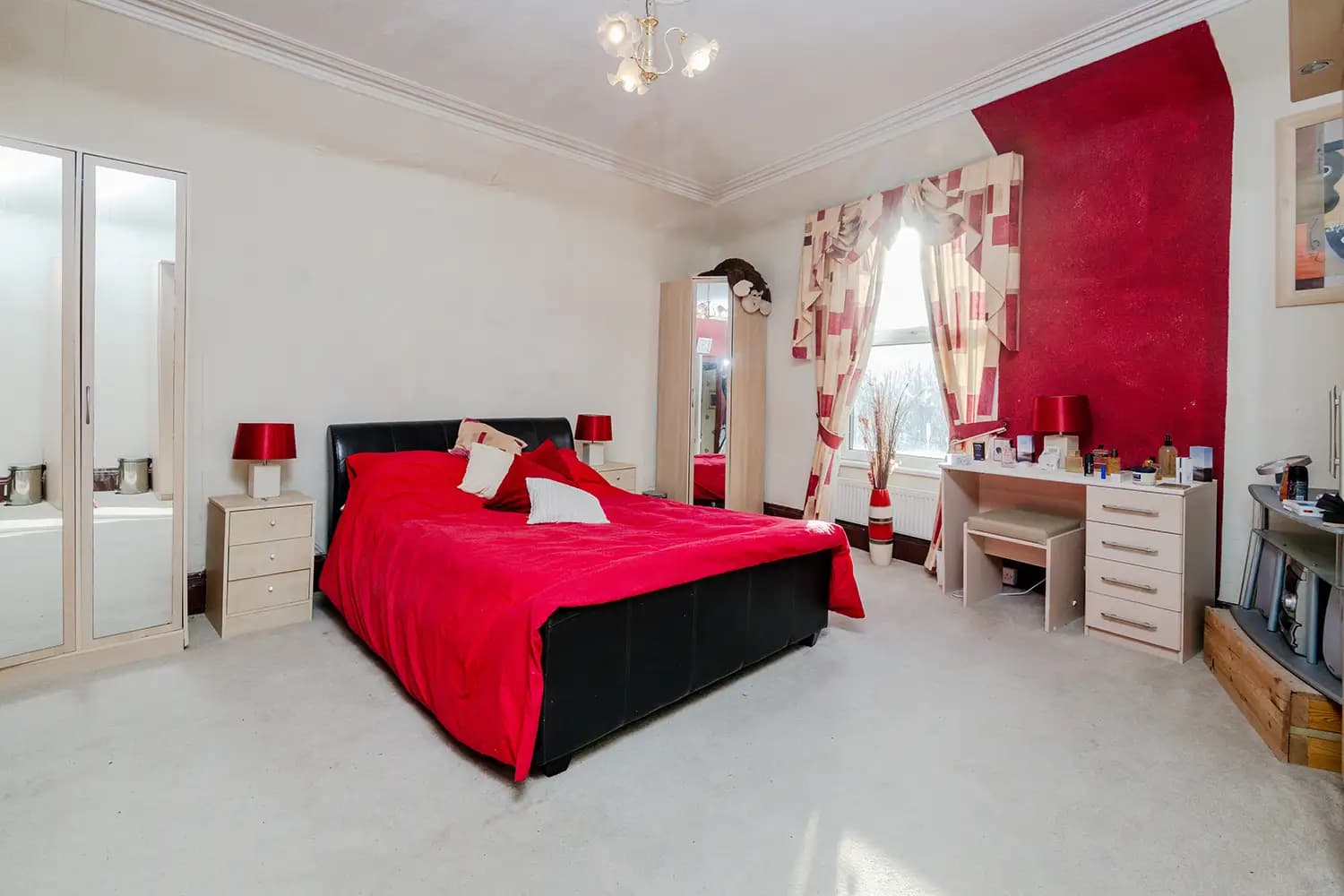 property photo 15 of 25