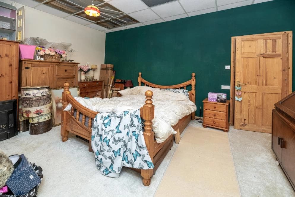 property photo 12 of 20