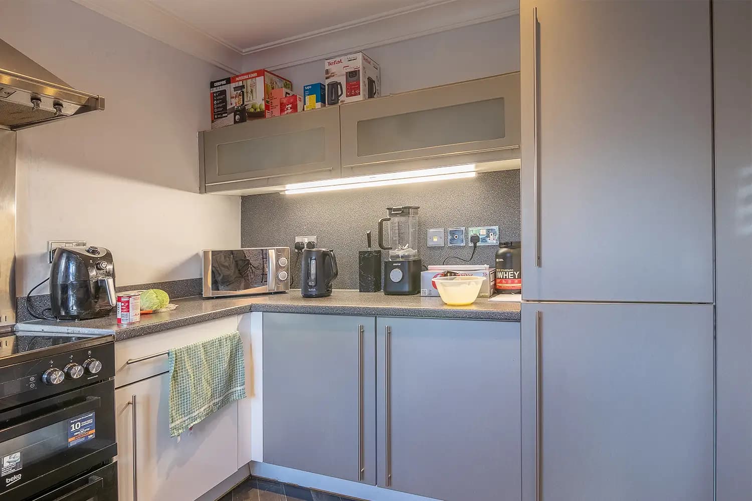 property photo 9 of 28