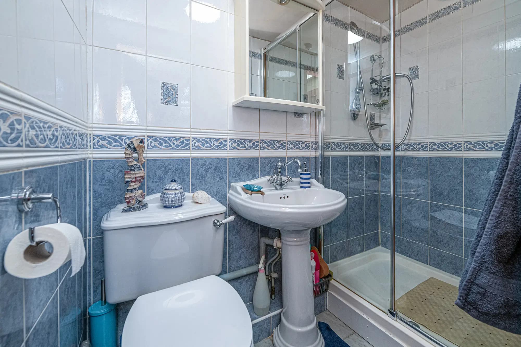 property photo 13 of 25