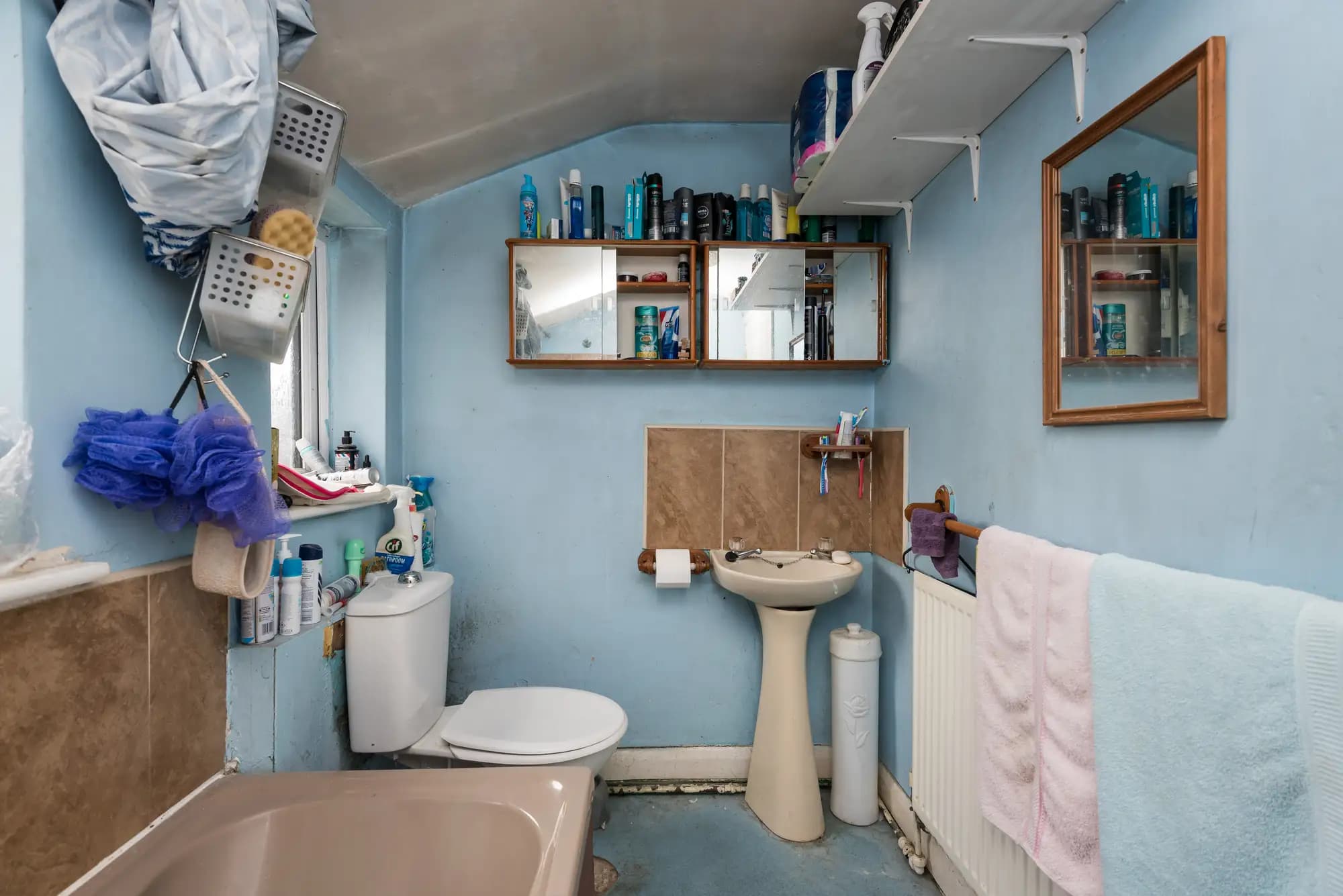 property photo 8 of 17