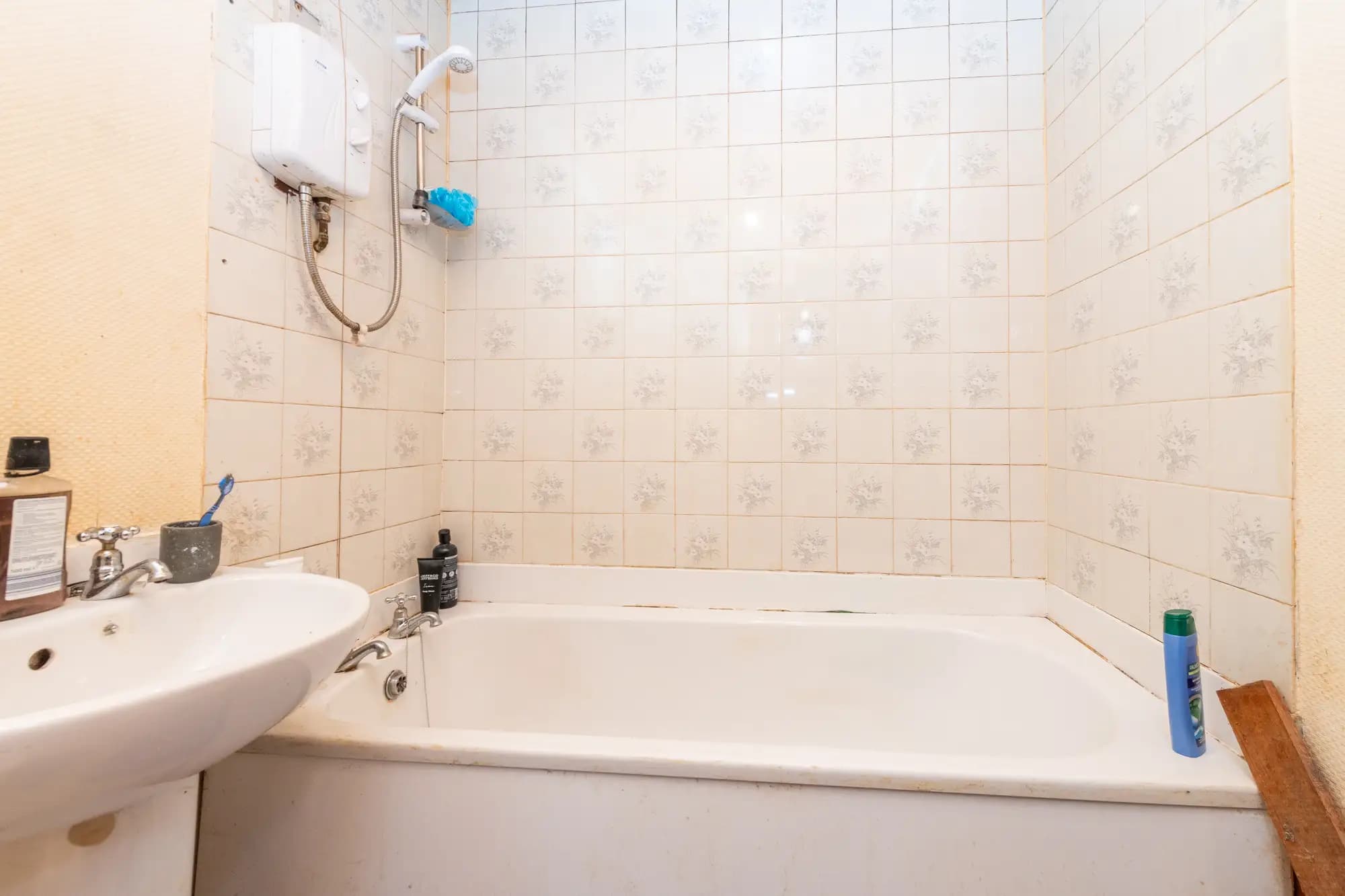 property photo 9 of 20