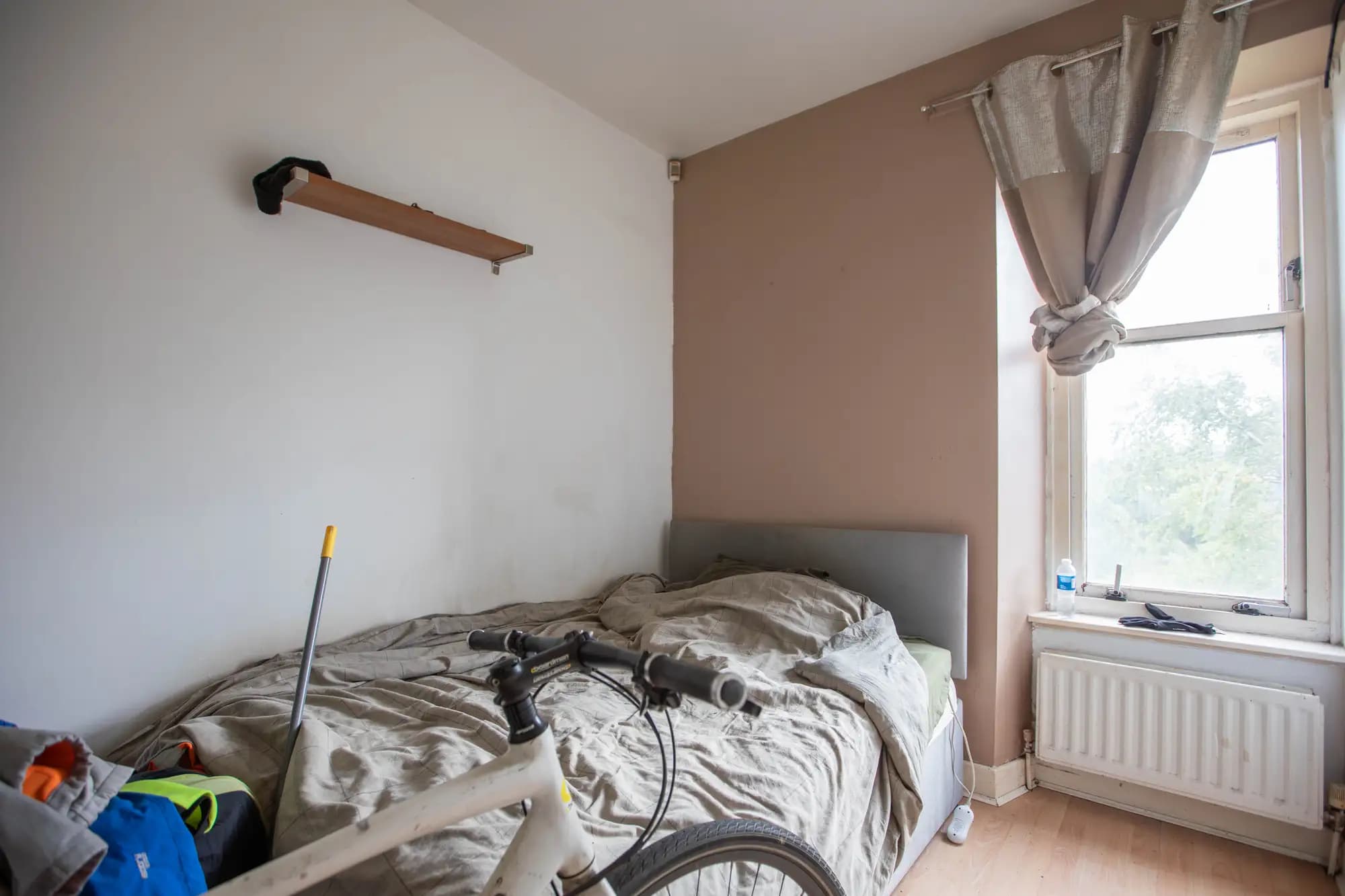 property photo 8 of 13