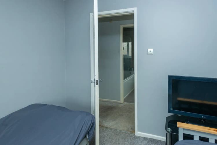 property photo 12 of 26