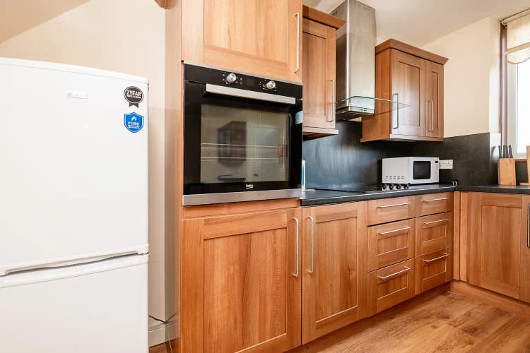 property photo 5 of 23