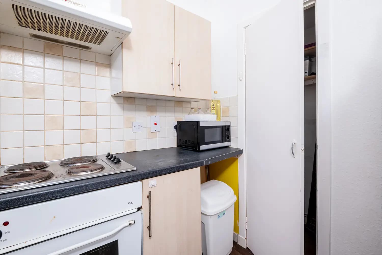property photo 8 of 31