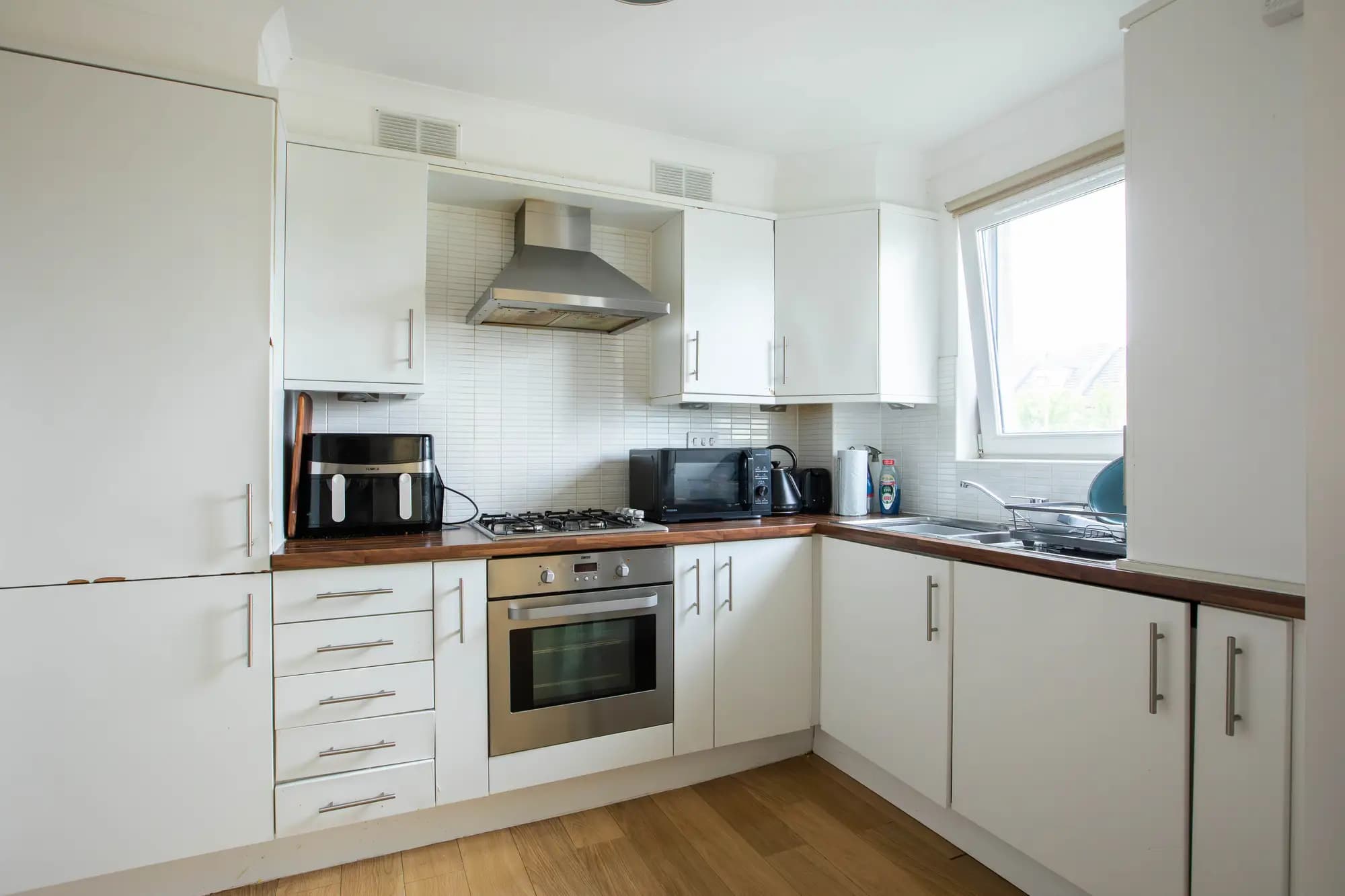 property photo 5 of 17