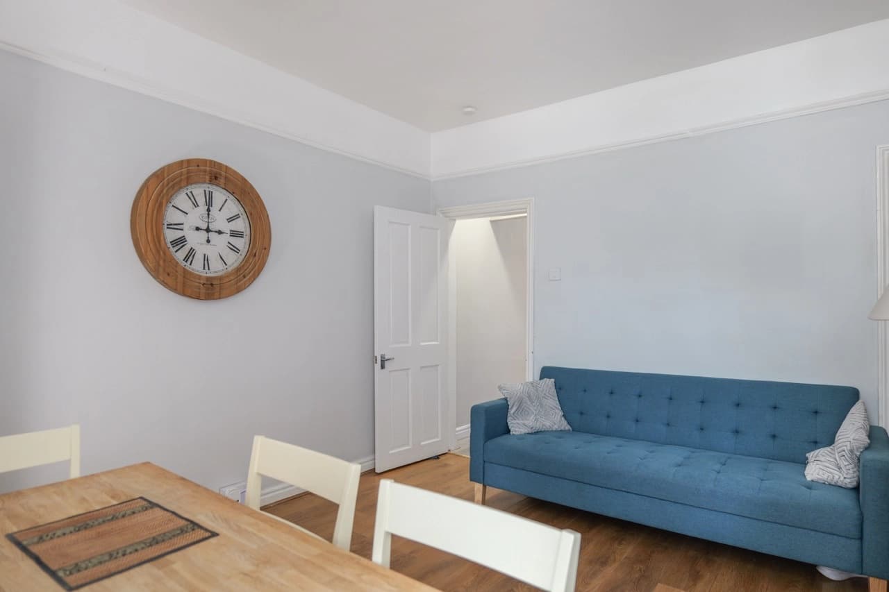 property photo 5 of 25