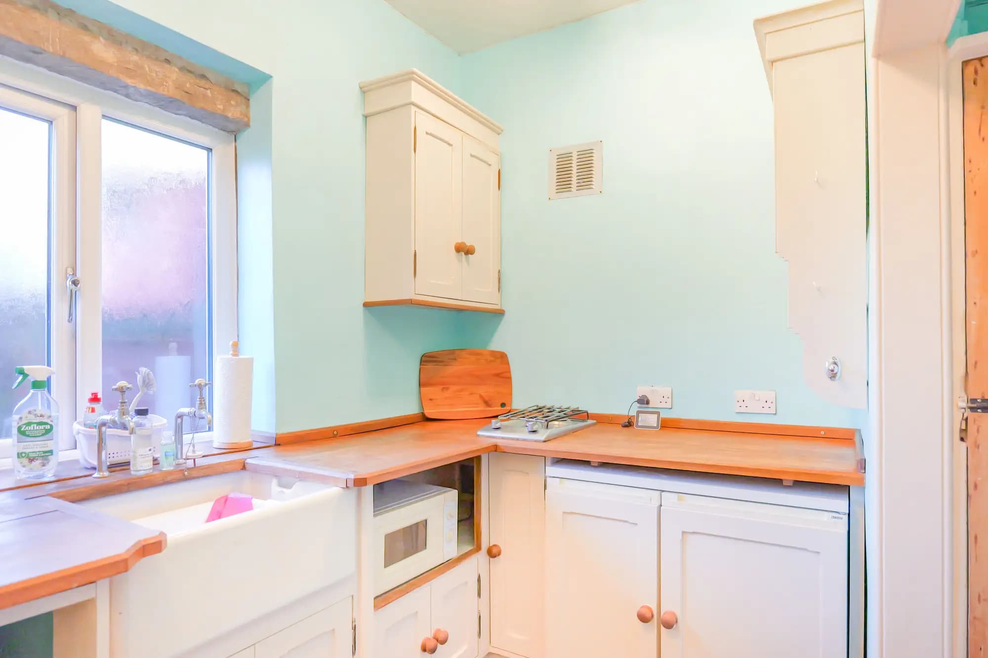 property photo 4 of 16