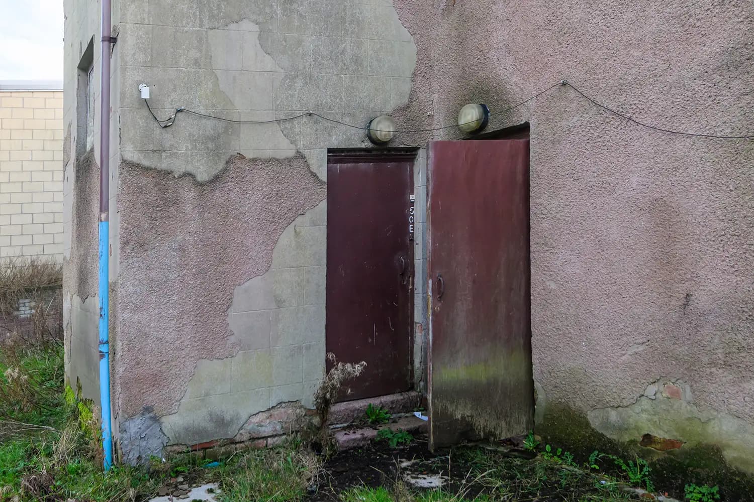 property photo 8 of 18