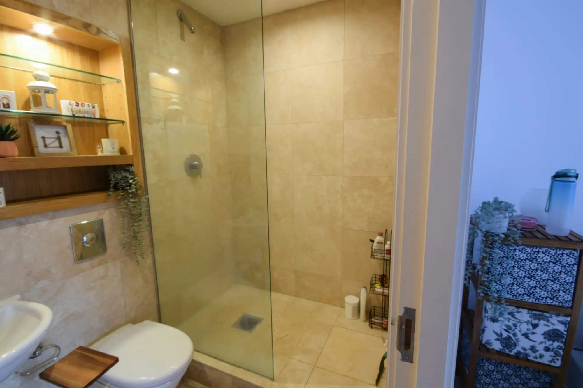 property photo 10 of 19