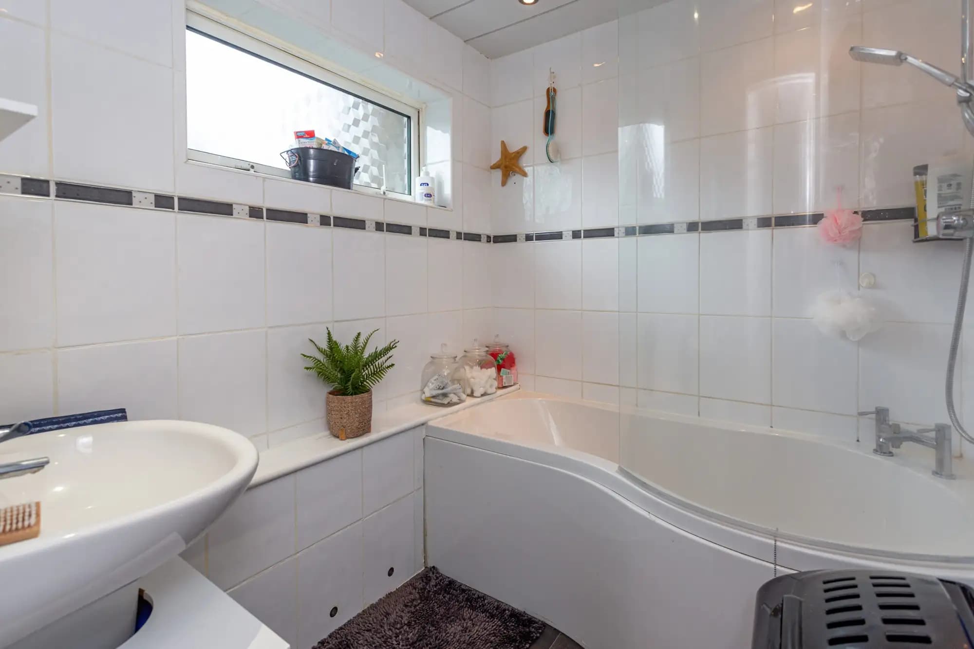 property photo 9 of 19