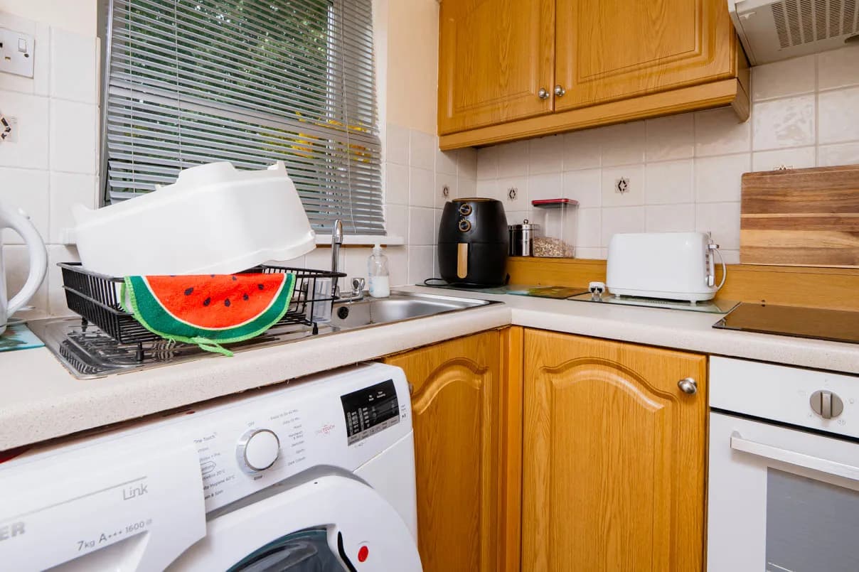 property photo 6 of 19