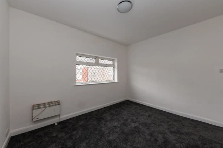 property photo 16 of 26