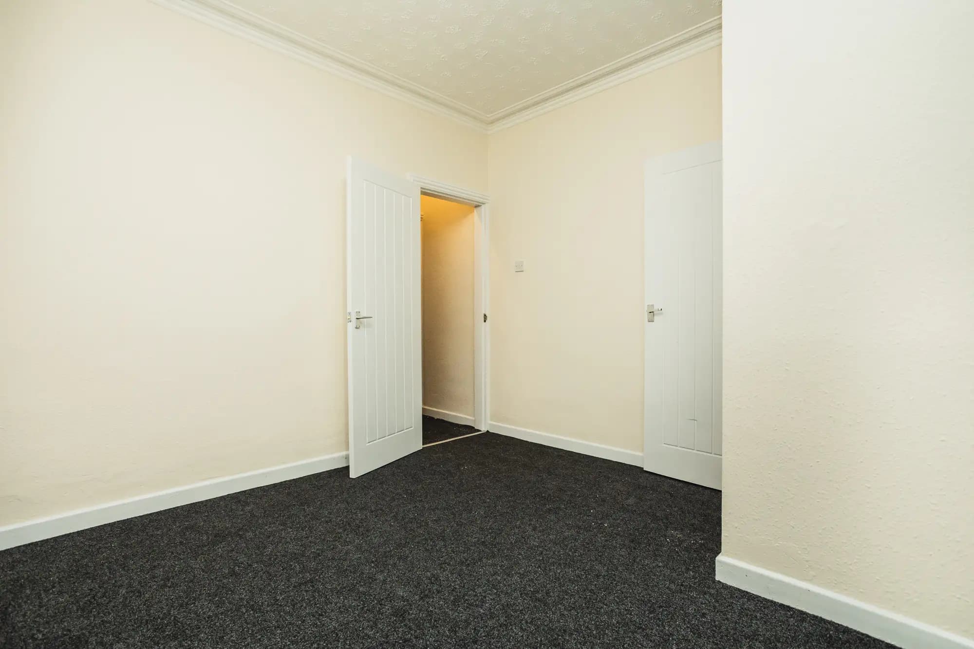 property photo 15 of 32