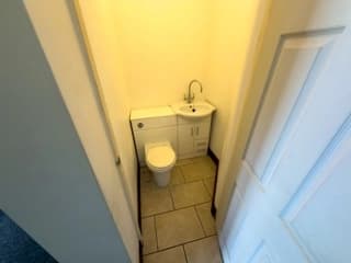 property photo 10 of 17