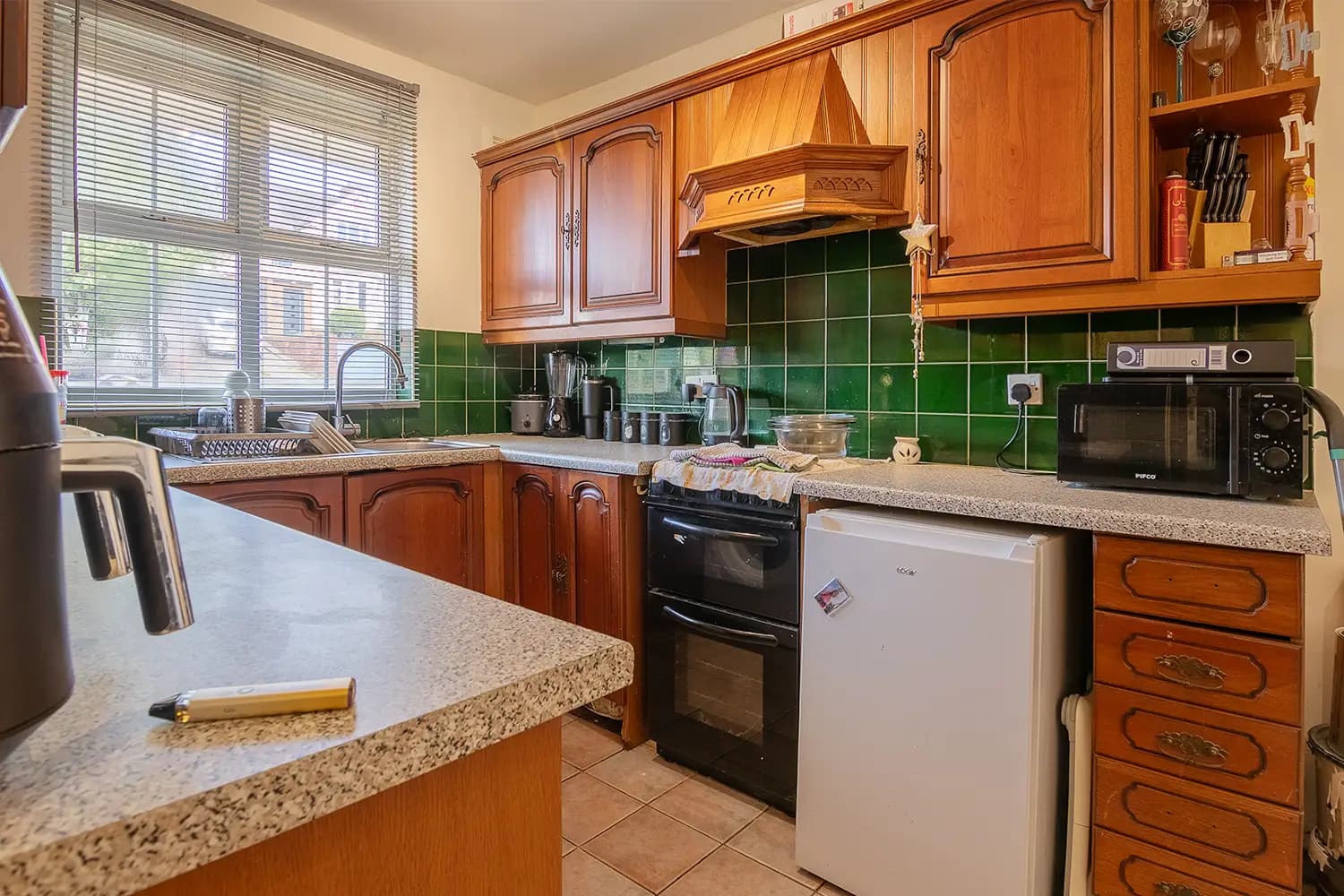 property photo 6 of 15