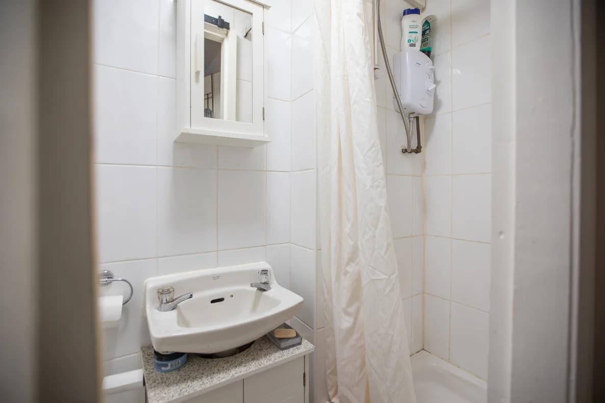 property photo 9 of 15