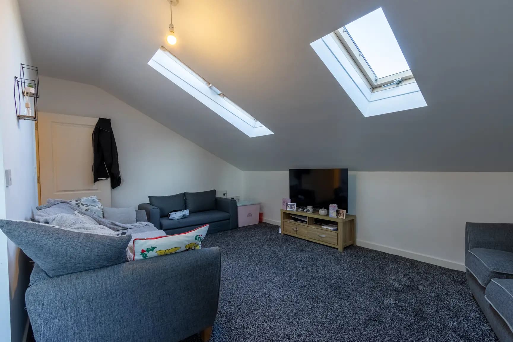 property photo 4 of 15