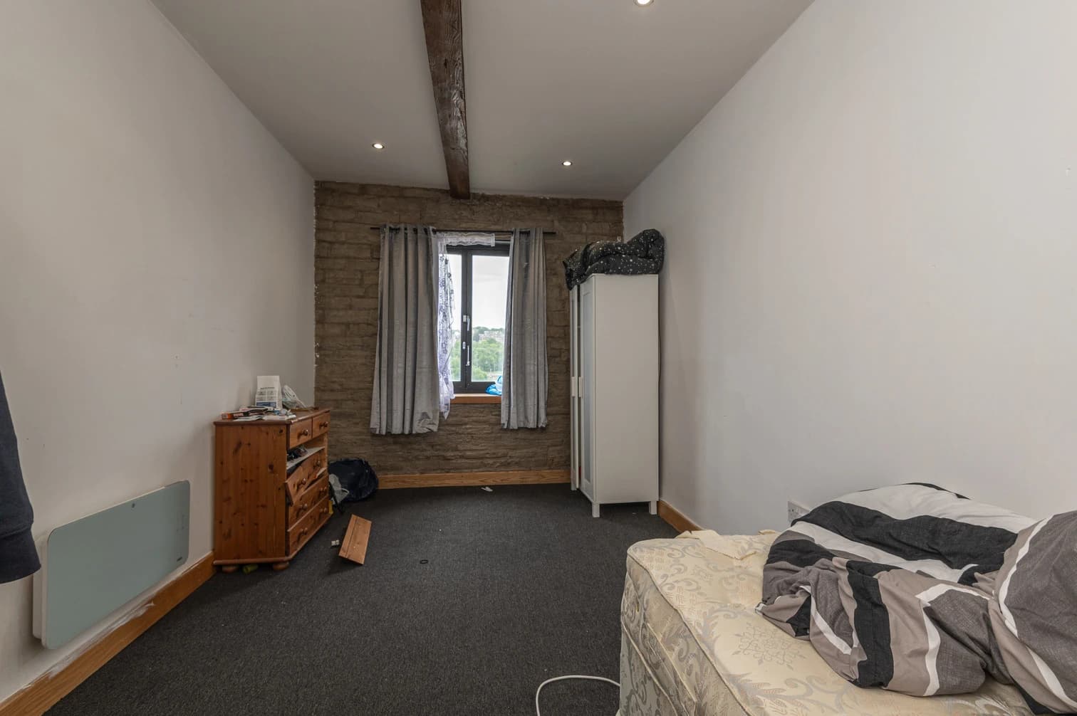 property photo 4 of 21
