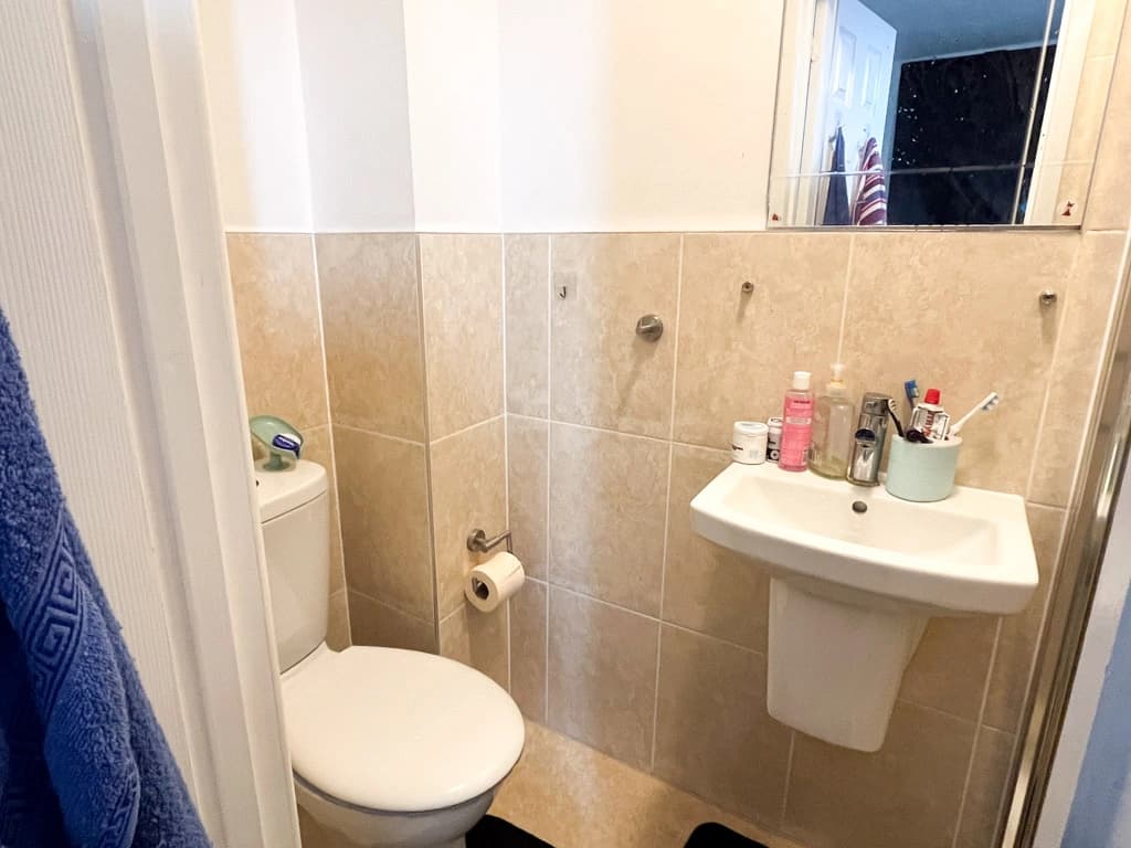 property photo 6 of 20