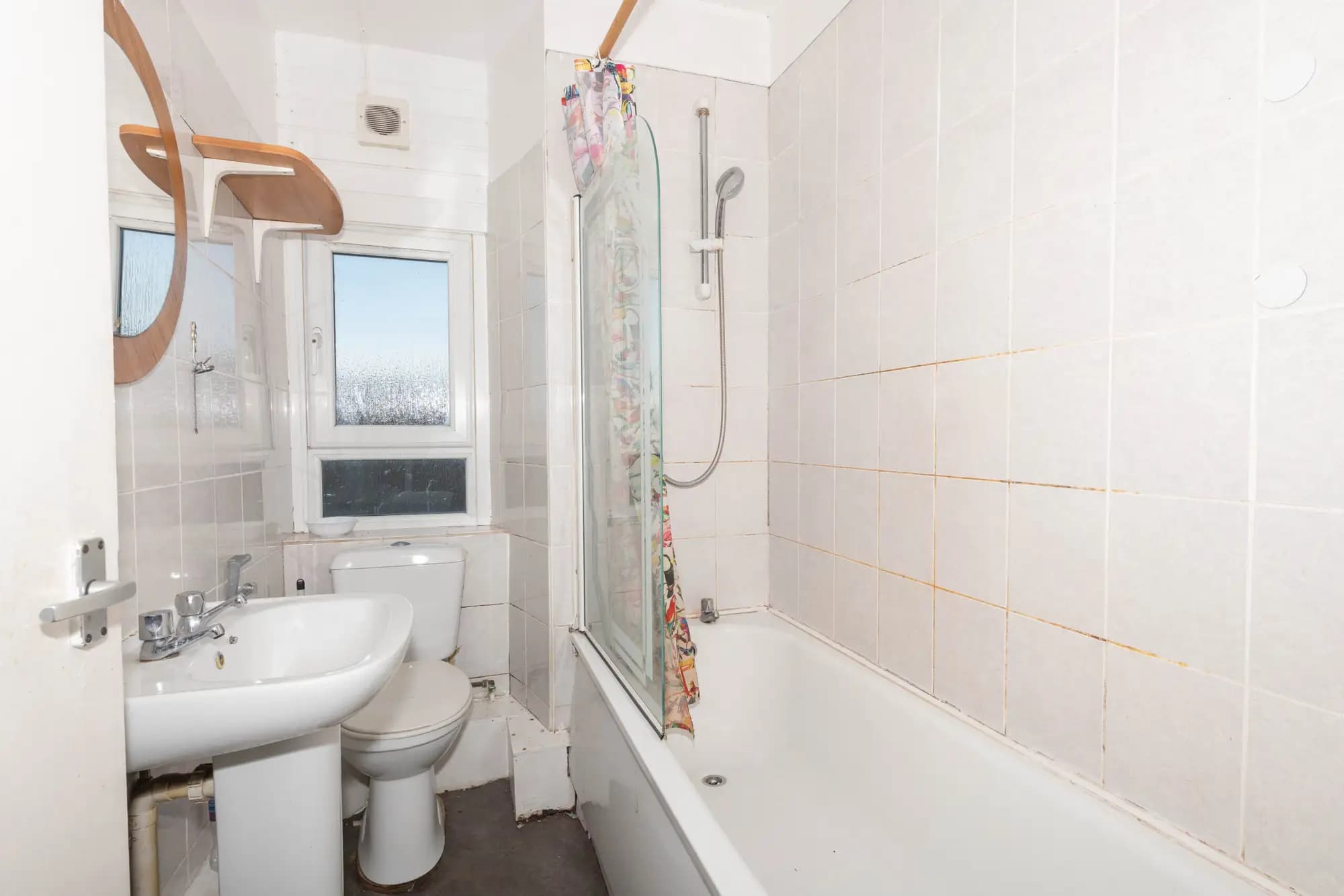 property photo 6 of 21