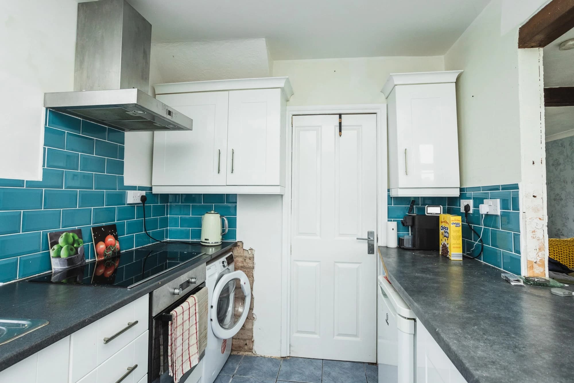 property photo 9 of 32