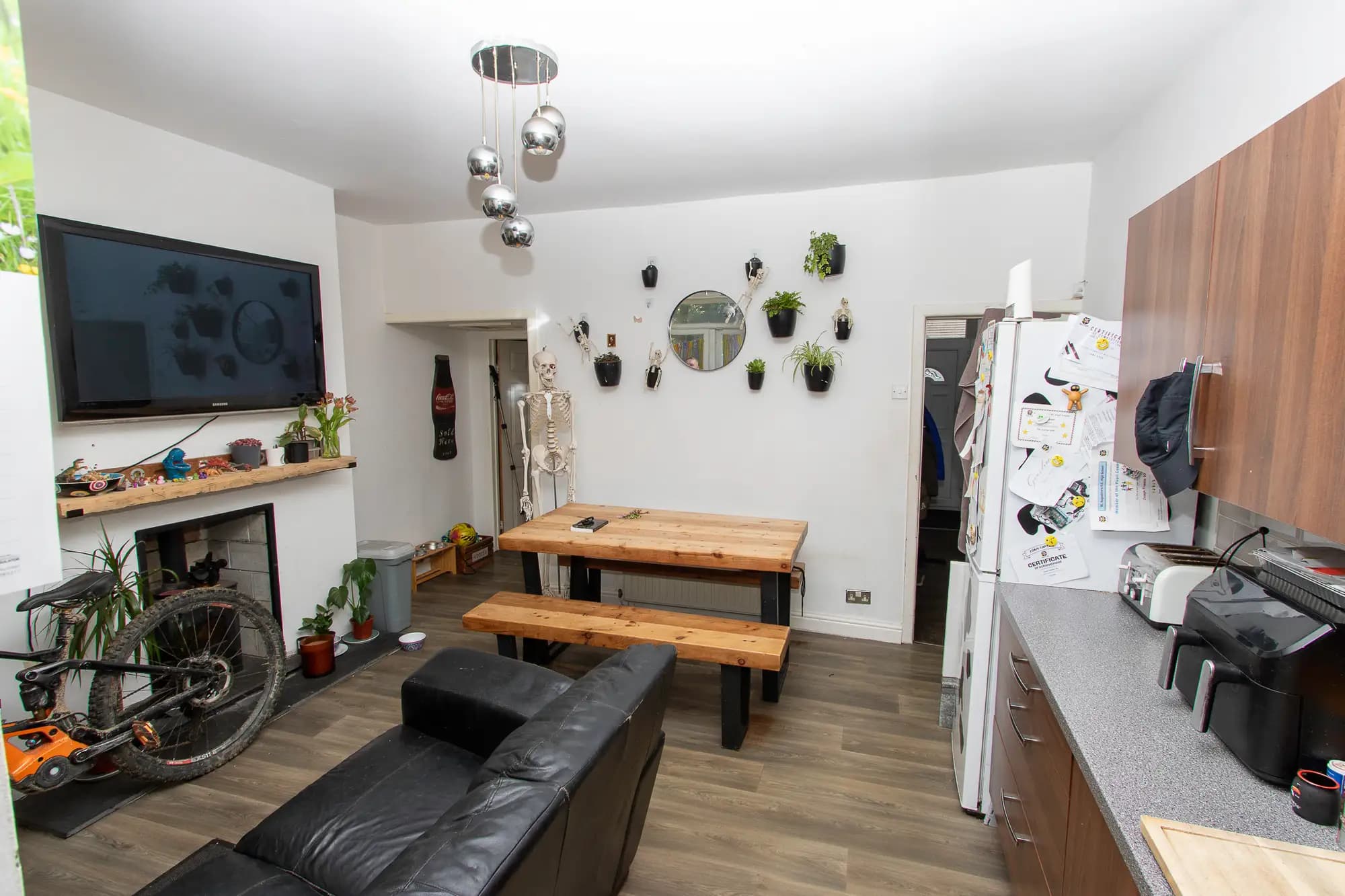 property photo 5 of 13