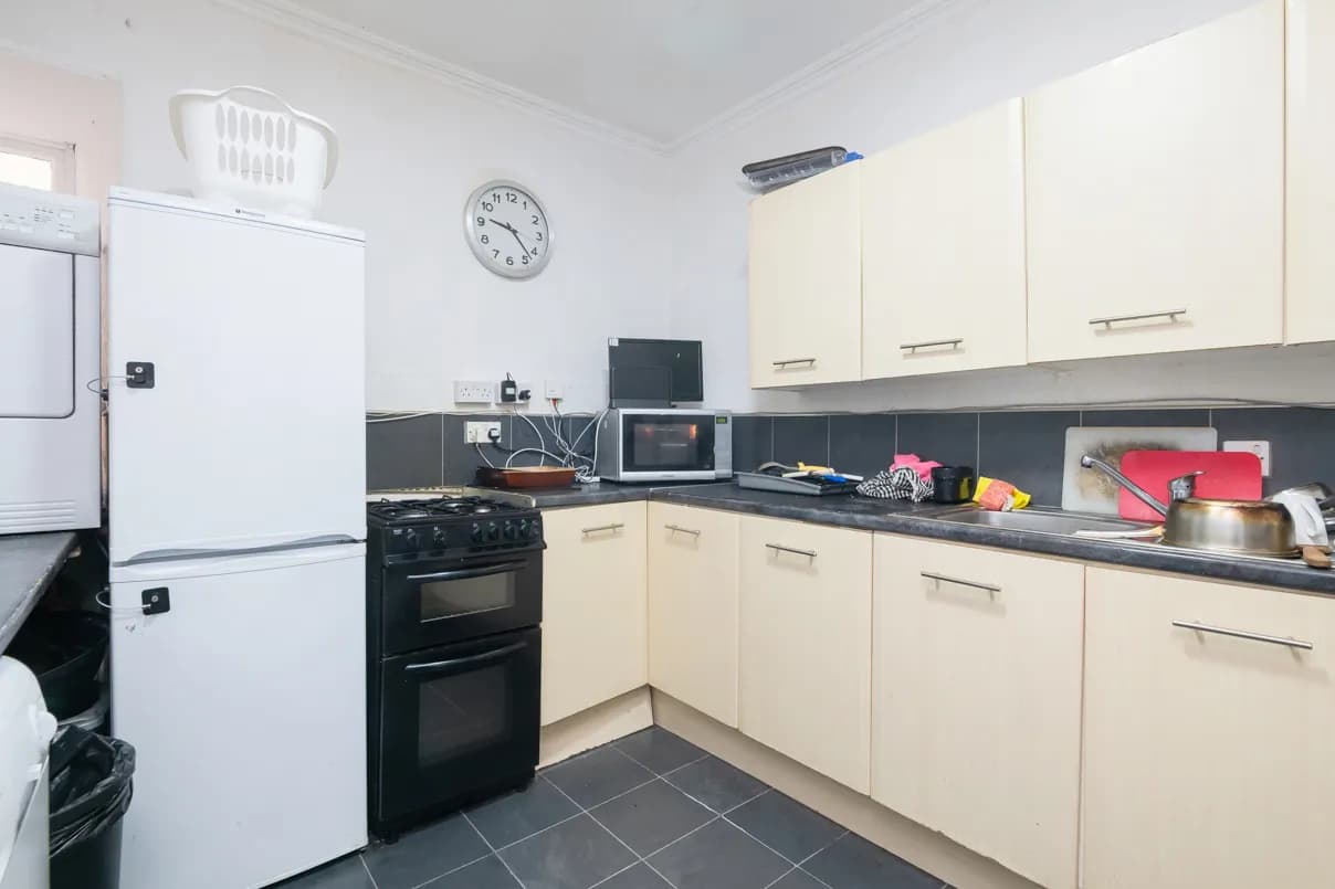 property photo 5 of 39