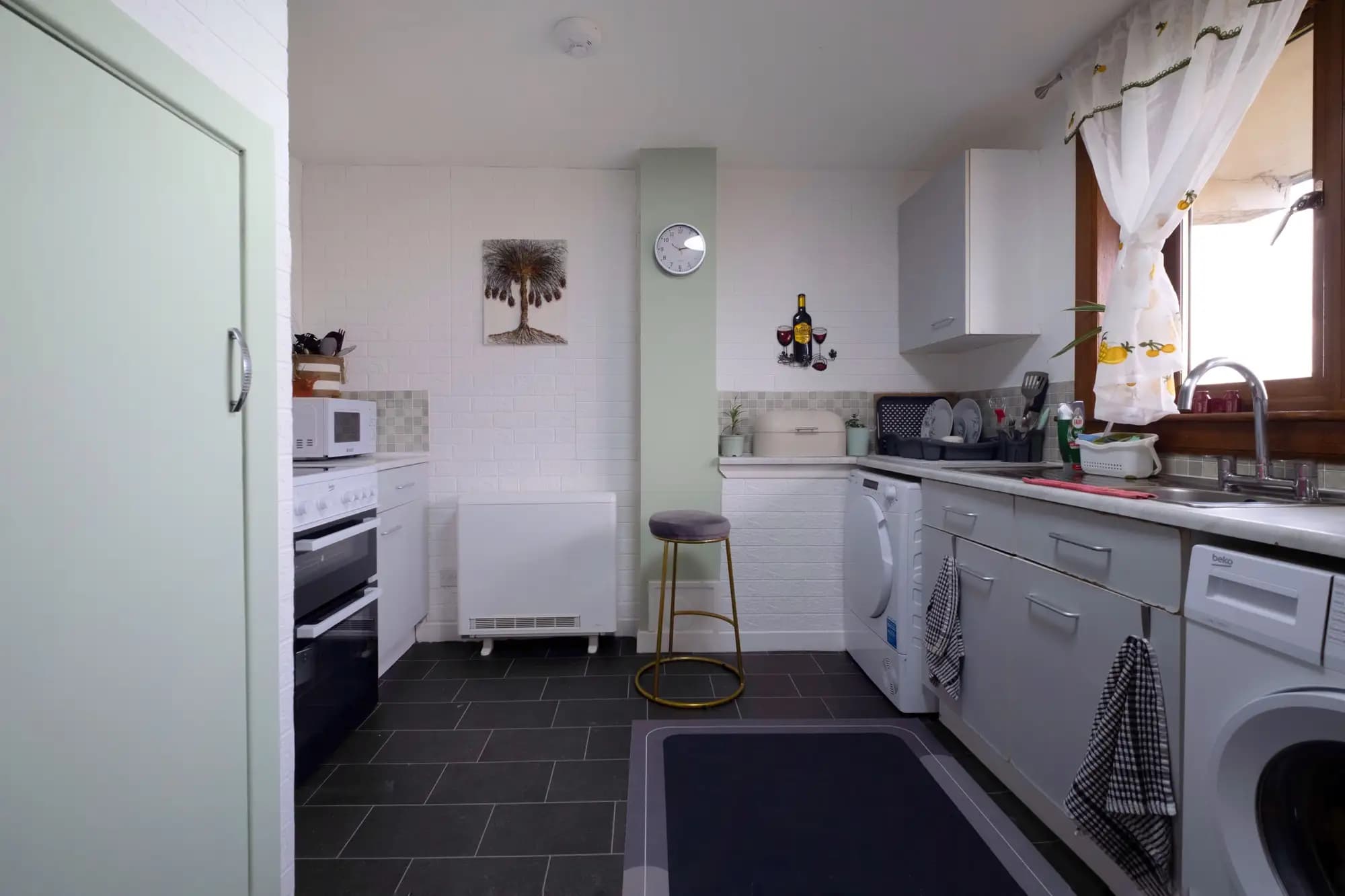 property photo 6 of 30