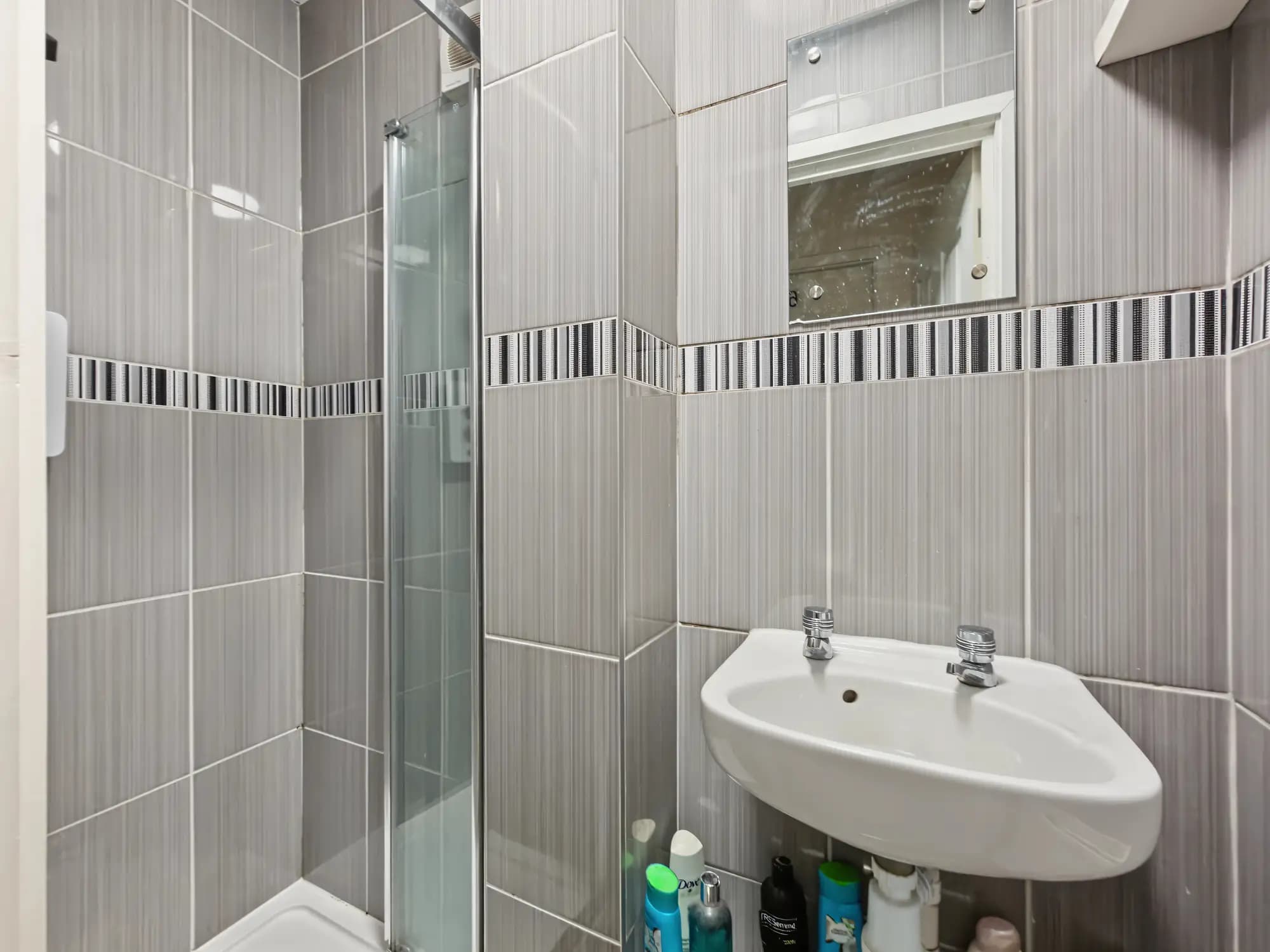 property photo 6 of 25