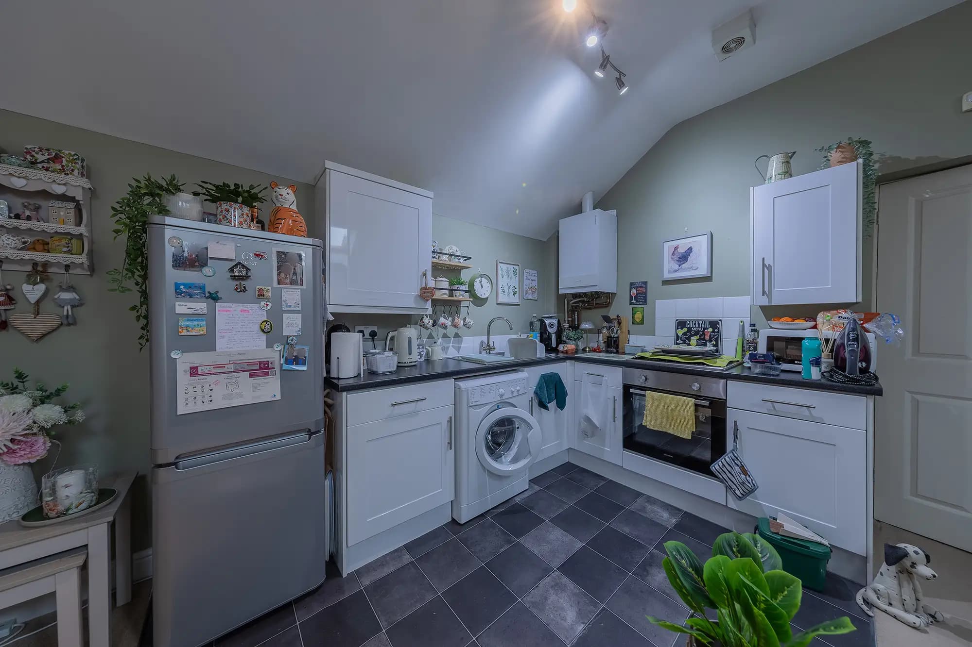 property photo 4 of 12