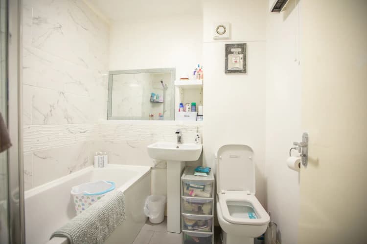property photo 16 of 29