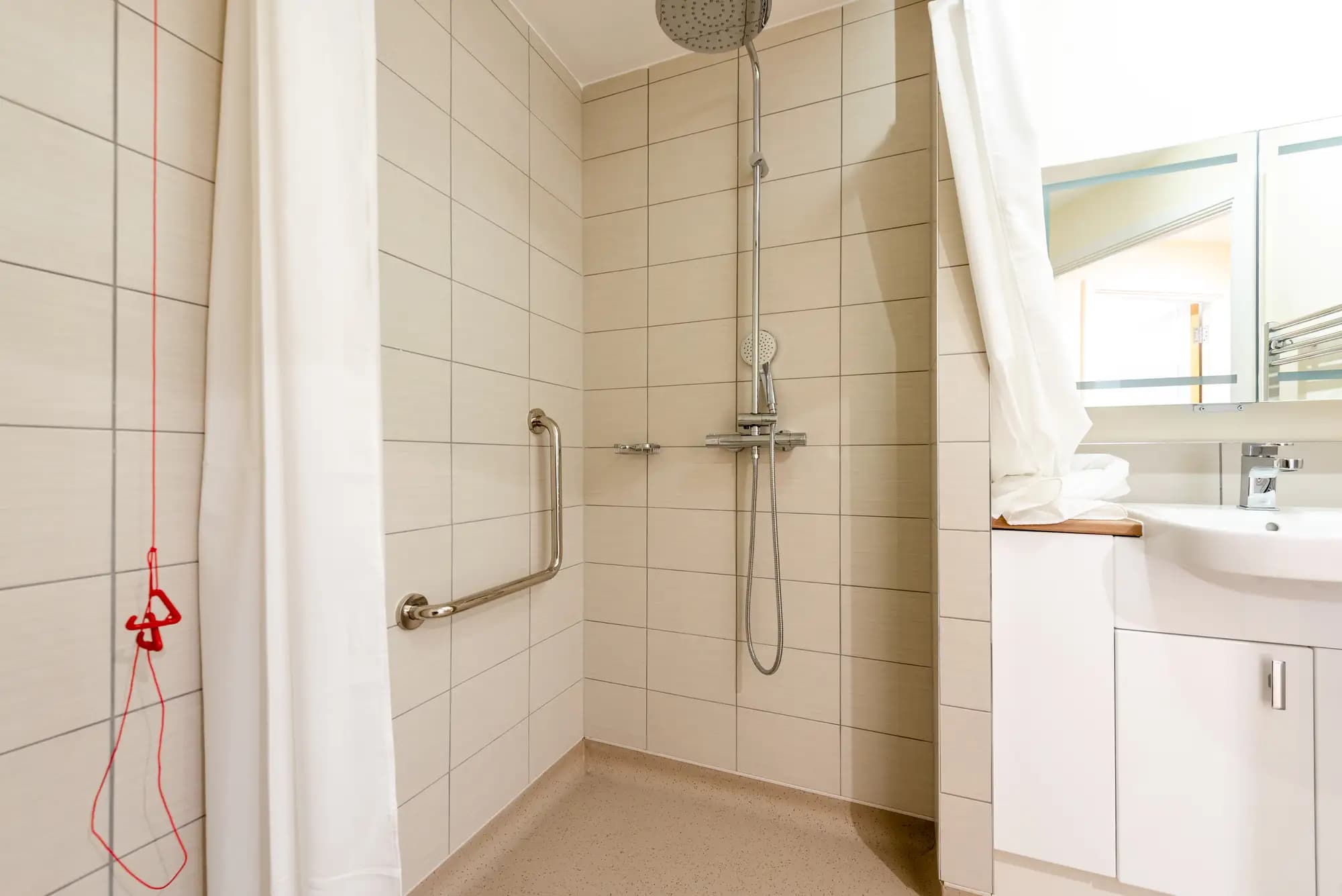 property photo 13 of 42
