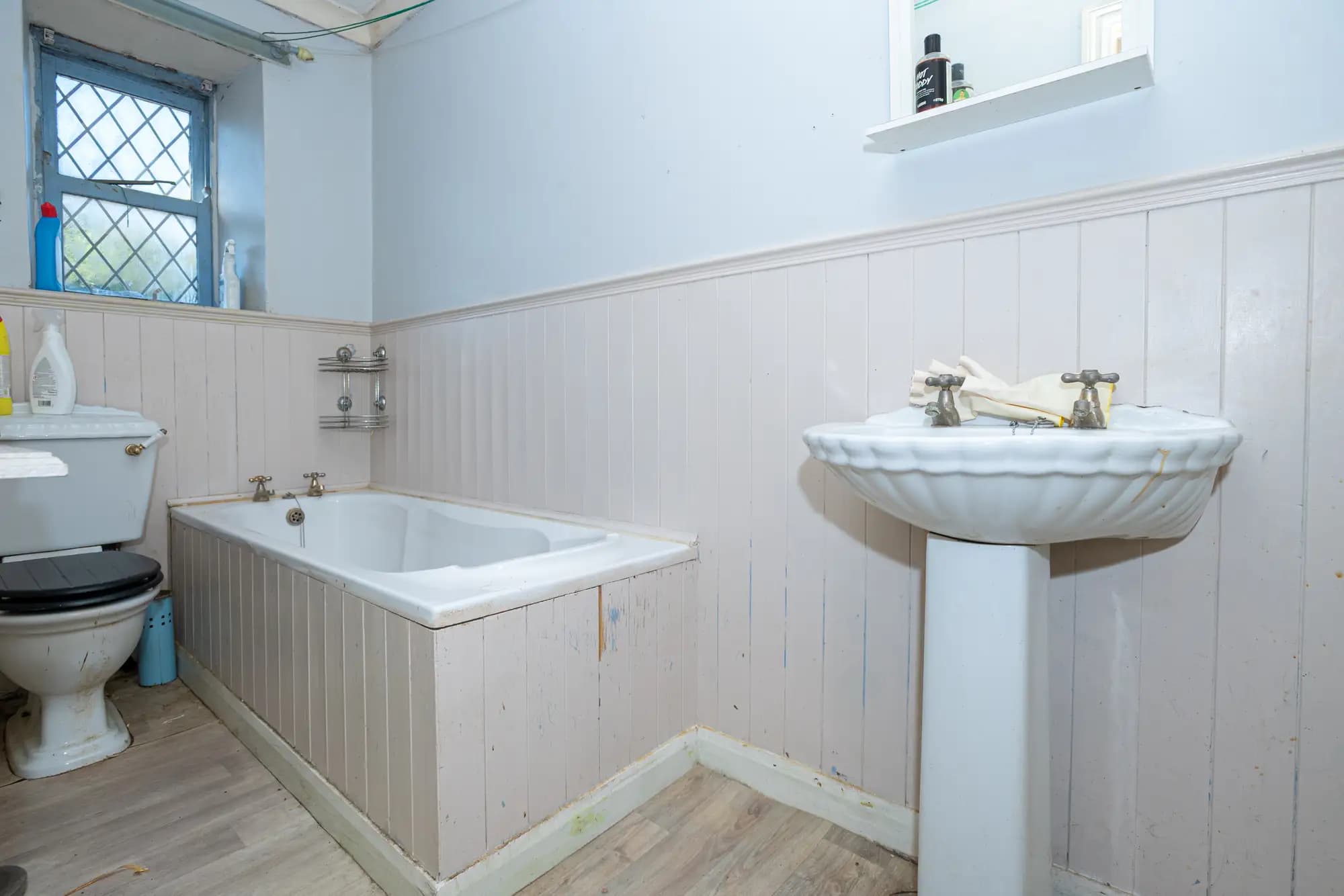 property photo 9 of 17