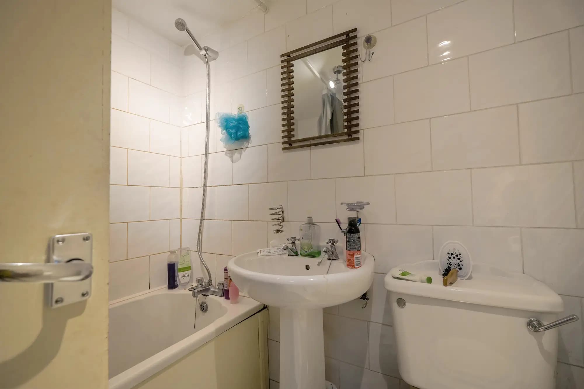 property photo 5 of 17