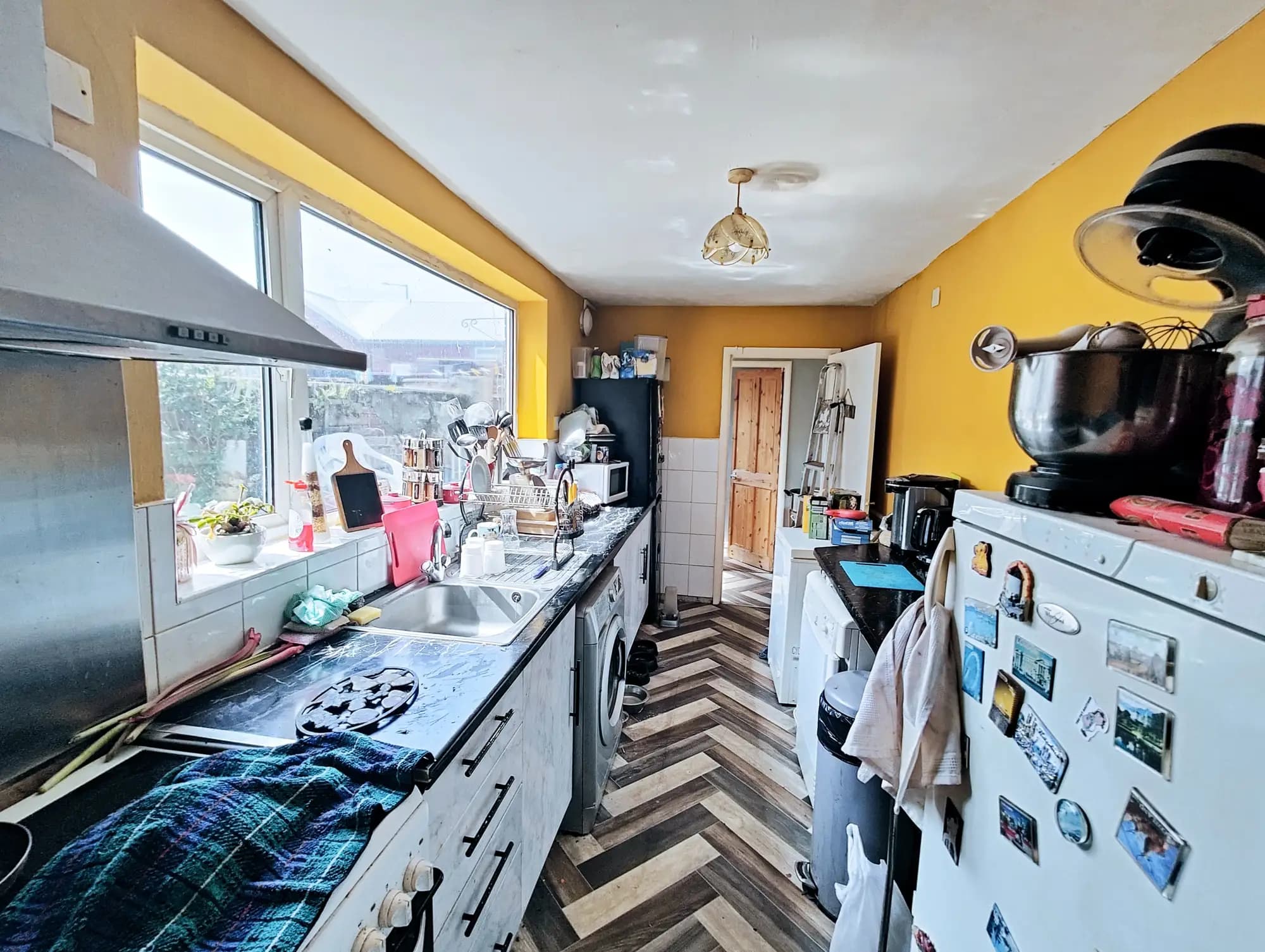 property photo 4 of 18
