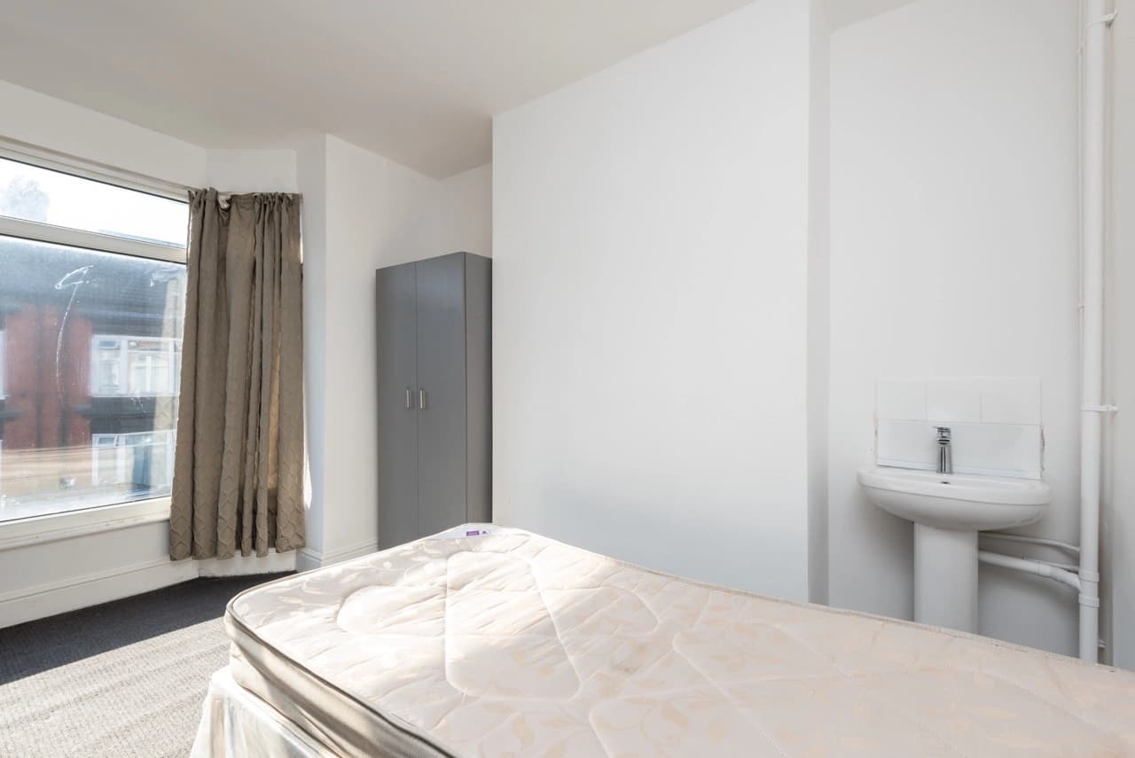 property photo 14 of 40